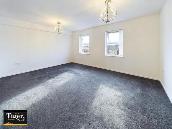 CAM02176G0-PR0370...