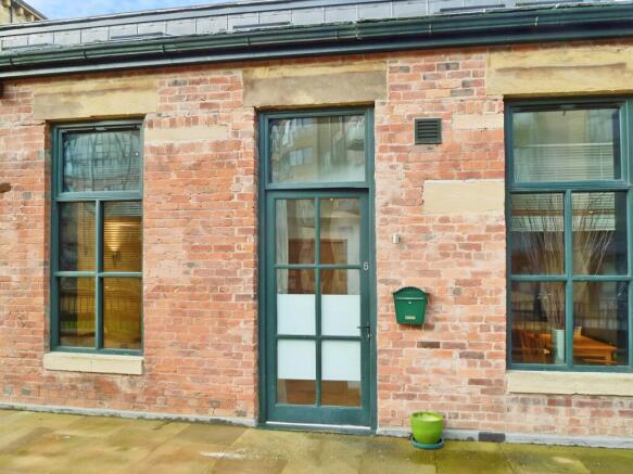 2 bed Flat to rent Image 8