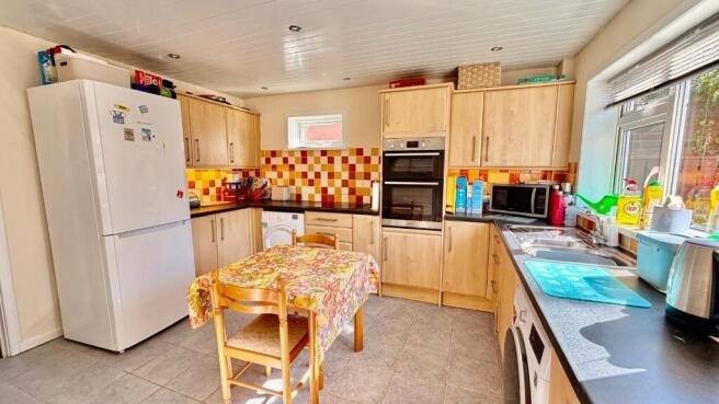 3 bed Detached for sale Image 4
