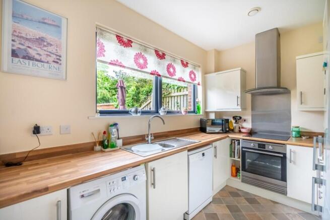 2 bed Semi-Detached for sale Image 9