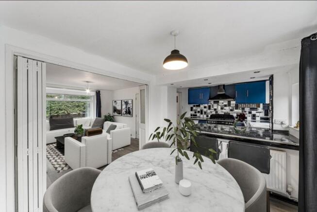 3 bed Terraced for sale Image 4