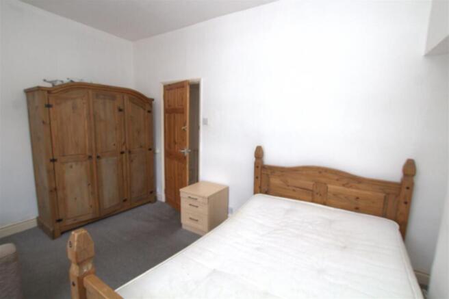 3 bed House to rent Image 4