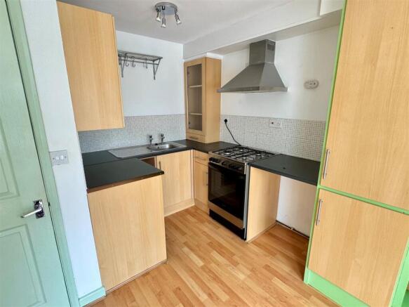 Flat 5, 23a Fernhill Road Kitchen