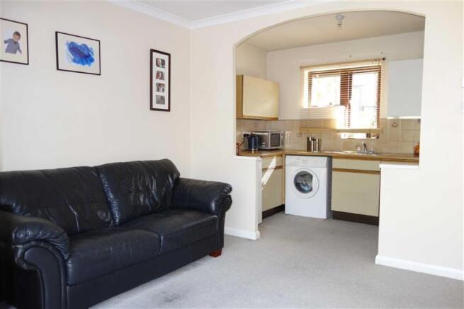 LOUNGE/DINING ROOM