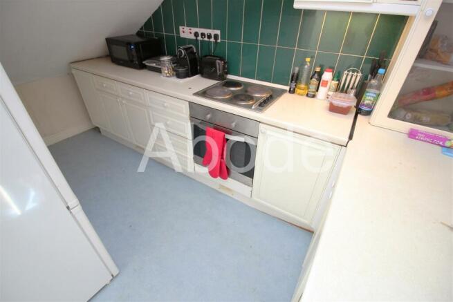 8 bed House to rent Image 5