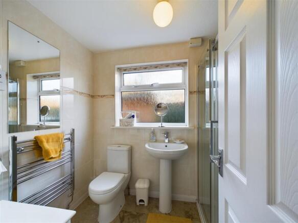 2 bed Semi-Detached Bungalow for sale Image 5