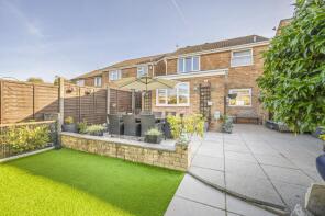 9, Hopton Close, Freshbrook, Swindon SN5 8NS