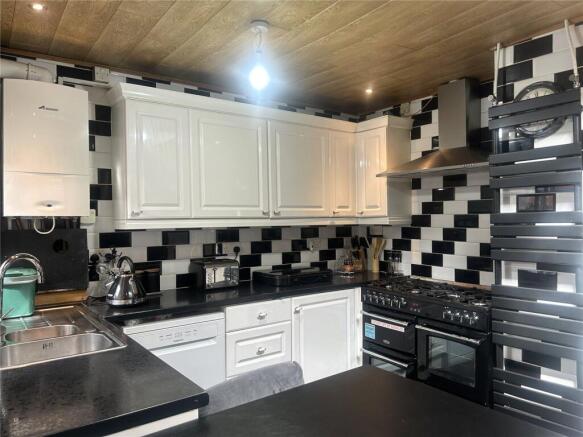 4 bed Terraced for sale Image 9