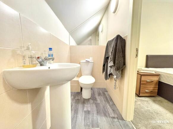 1 bed Apartment to rent Image 11