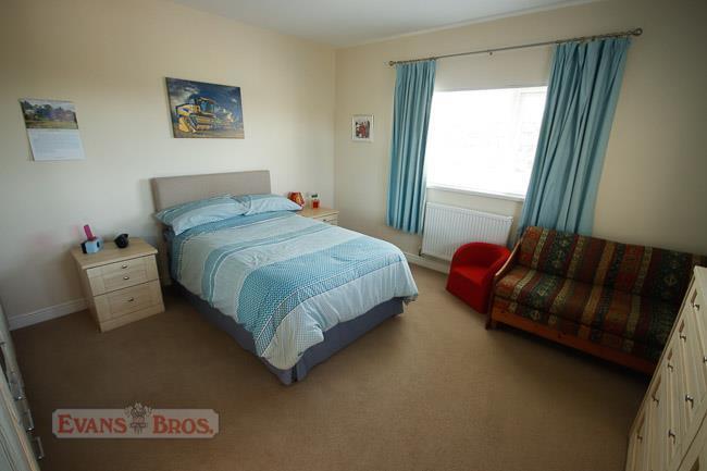 REAR DOUBLE BEDROOM 4