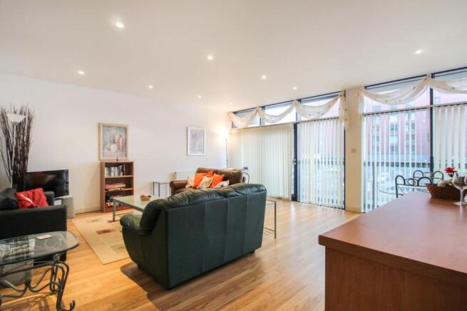 Lounge / Kitchen
