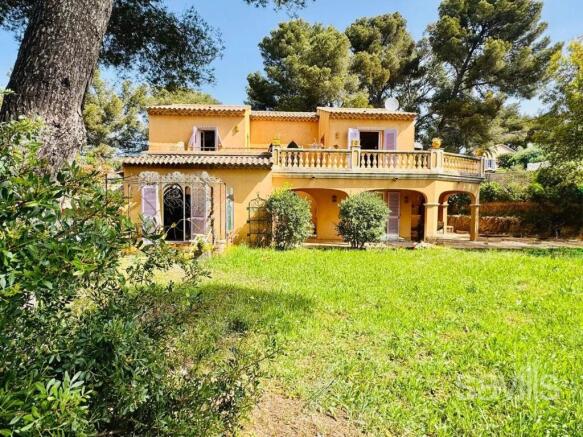 Provençal House With Terraces And Garden