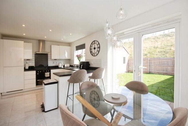 Chelmsford Drive, COVENTRY photo 3