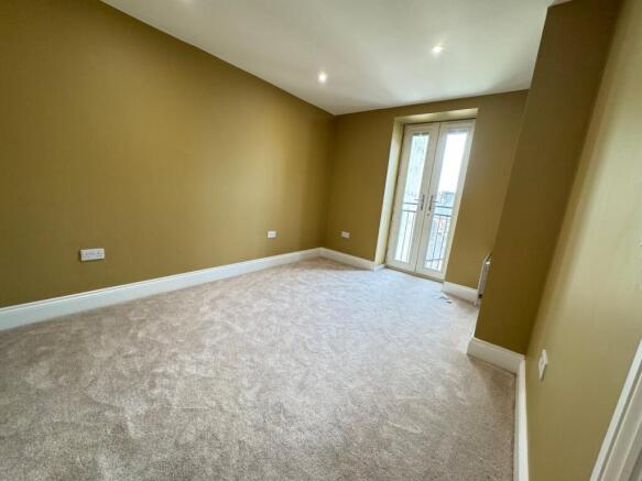 3 bed Penthouse to rent Image 11