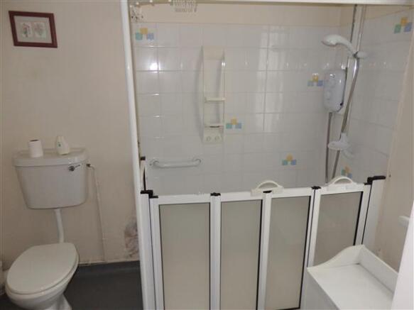 SHOWER ROOM AND