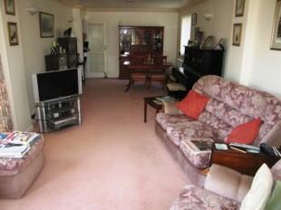 Lounge/dining rm