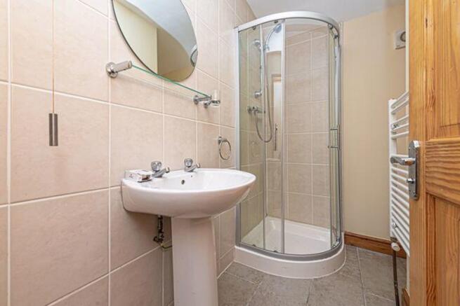 SHOWER ROOM/W.C.