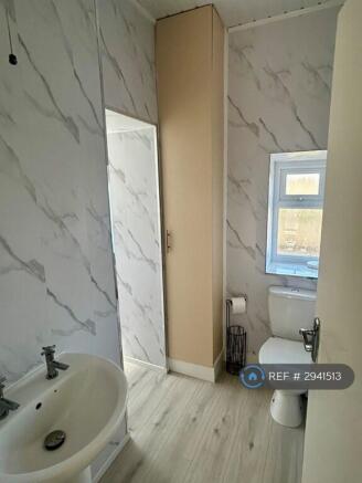 1 bed Flat to rent Image 6