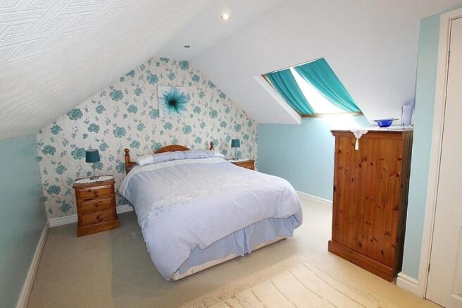 2 bed Bungalow for sale Image 11