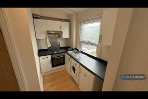 47c, Percy Road, North Finchley, London N12 8BT