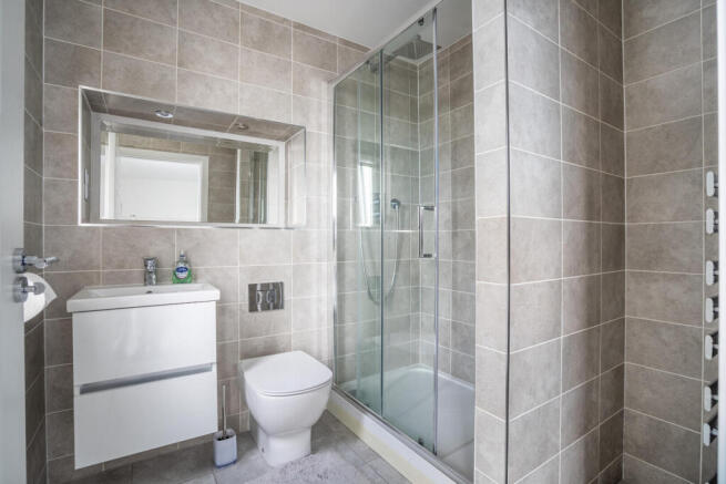 2 bed Penthouse for sale Image 7
