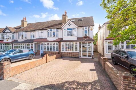 Ardrossan Gardens, Worcester Park