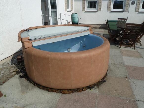 Hot tub