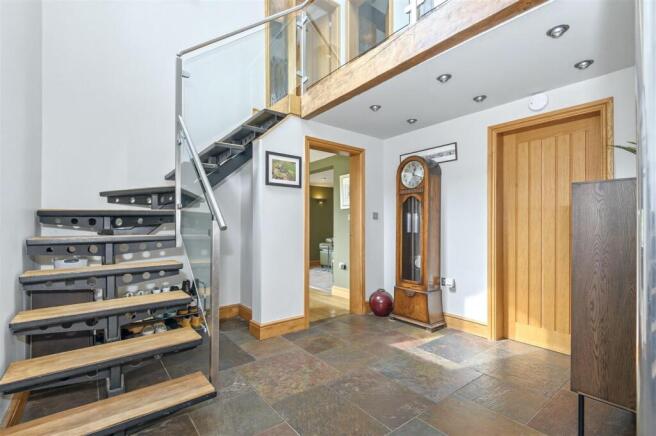 3 bed Semi-Detached for sale Image 10