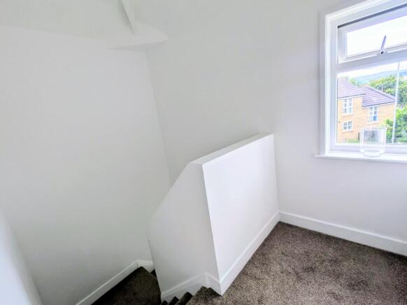3 bed Semi-Detached for sale Image 9
