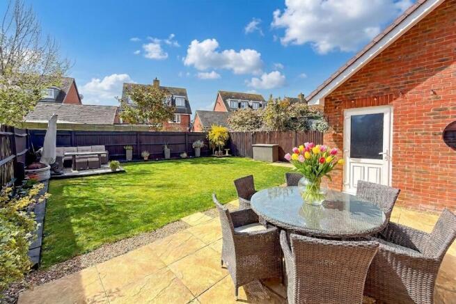 Thyme Place, Angmering, BN16 photo 2