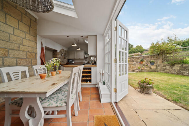 4 bed Semi-Detached for sale Image 8