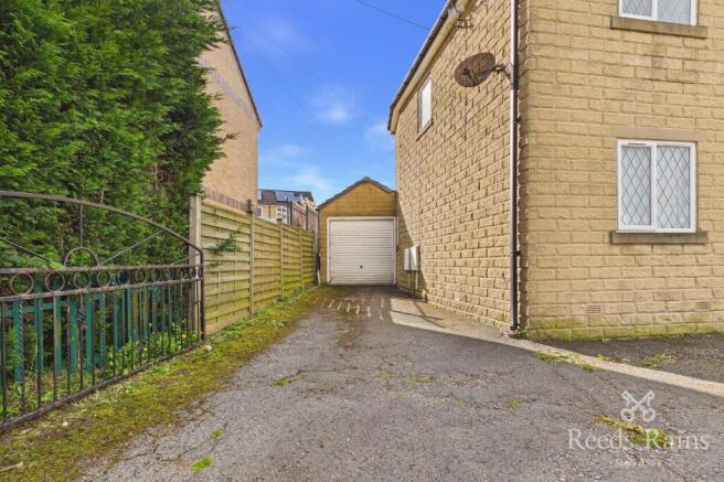 3 bed Detached for sale Image 4