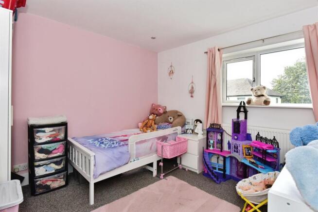 3 bed Semi-Detached for sale Image 11