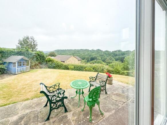 4 bed Detached for sale Image 12