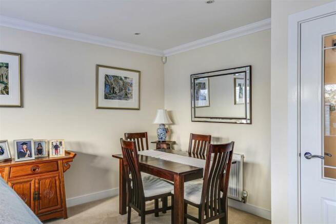 5 Dining Area.jpg
