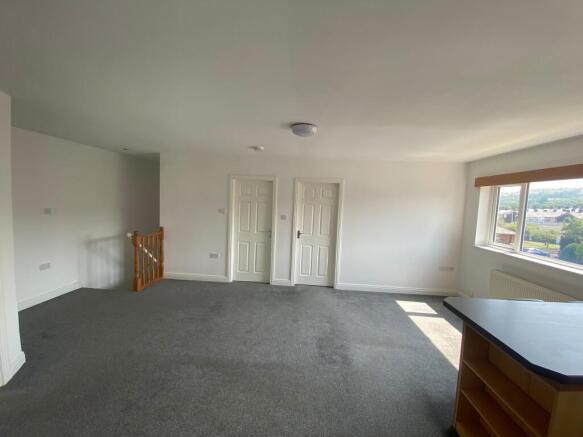 2 bed Flat to rent Image 4