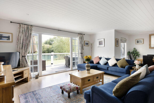 Living area - 1