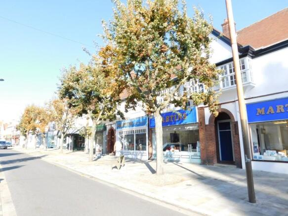 Local Shops/Resta...