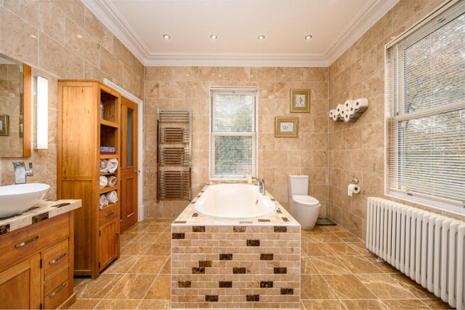 Family Bathroom 