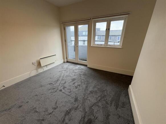 2 bed Flat to rent Image 4