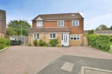 Canon Woods Way, Ashford, TN24