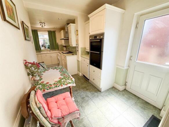 3 bed Semi-Detached for sale Image 9