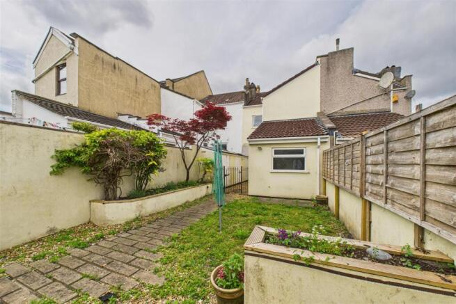 62 Charlton Road, Kingswood, Bristol BS15 1HB | Fr