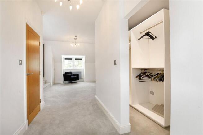 2 bed Apartment to rent Image 4
