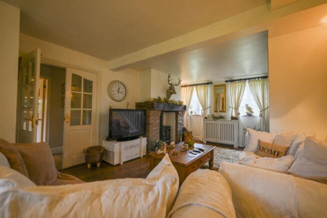 4 bed Semi-Detached for sale Image 9