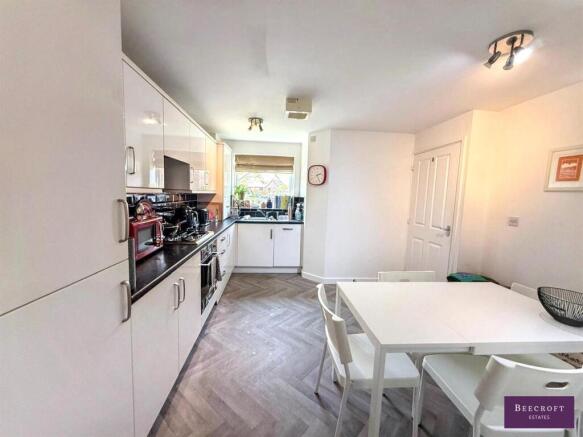 3 bed Town House for sale Image 4
