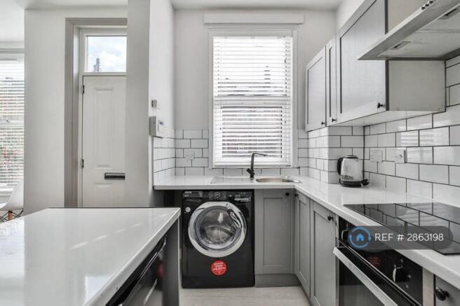 5 bed Terraced to rent Image 7