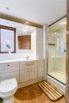 8305879-interior06.JPG