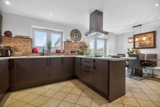 3 bed Detached for sale Image 5
