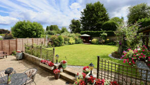 Crossgates, Ballinger Road, South Heath HP16 9QH